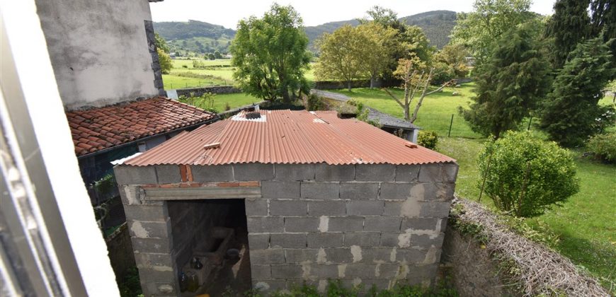 Casa adosada en Solorzano para rehabilitar